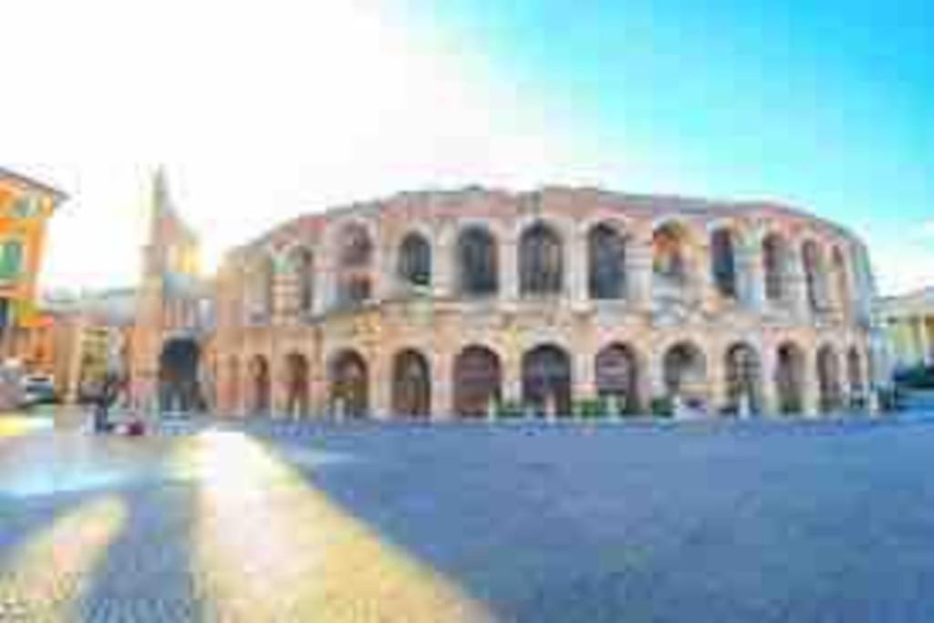 Graziosa Mansarda Centro Verona Exteriér fotografie